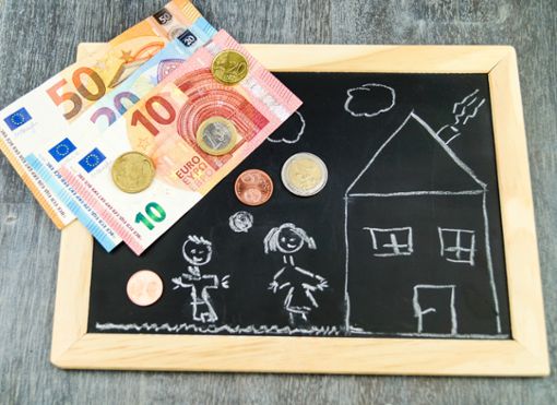 Das Kindergeld wird gestaffelt ausbezahlt. Foto: Steidi / shutterstock.com