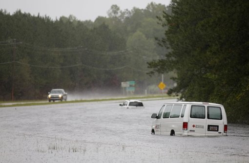 Starke Regenfälle führen an Teilen der Ostküste der USA zu Überflutungen (hier ein Bild aus der Nähe von Georgetown in South Carolina). Foto: AP