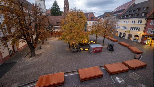 Wo das Klimacamp lagerte, hat der Aufbau des Weihnachtsmarktes begonnen. Foto: Stadt Freiburg/Patrick Seeger
