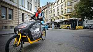 Carsten Hendricks möchte sein E-Lastenrad nicht mehr missen. Foto: Lichtgut/Leif Piechowski