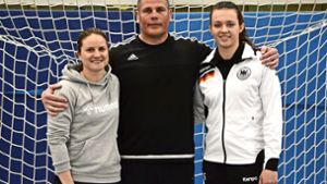 Anna Loerper (links) und Jana Scheib (rechts) haben zusammen mit Dirk Beuchler eine Trainingseinheit geleitet. Foto: privat