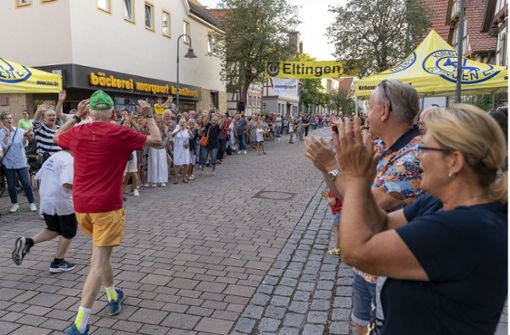 Für viele Cityläufer ein Highlight: die Strecke durch Eltingen. Dazu ist unter anderem die Carl-Schmincke-Straße gesperrt. Foto: Jürgen Bach