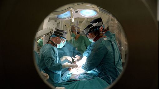 Im Bild: Eine Operation an der Aorta – die Hauptschlagader wird nun als Organ eingestuft. Foto: dpa/Jacek Turczyk