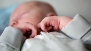 In Luzern wurde ein Neugeborenes entführt (Symbolbild). Foto: IMAGO/Cavan Images/IMAGO/Cavan Images