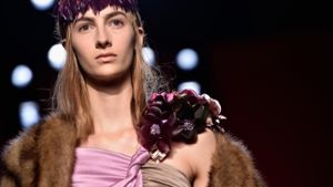 In Faben und Details ließ die Pariser Haute-Couture-Schau von Marco Zanini für Schiaparelli Erinnerungen an den zauberhaften Film Die fabelhafte Welt der Amélie aufkommen. Foto: Getty Images Europe