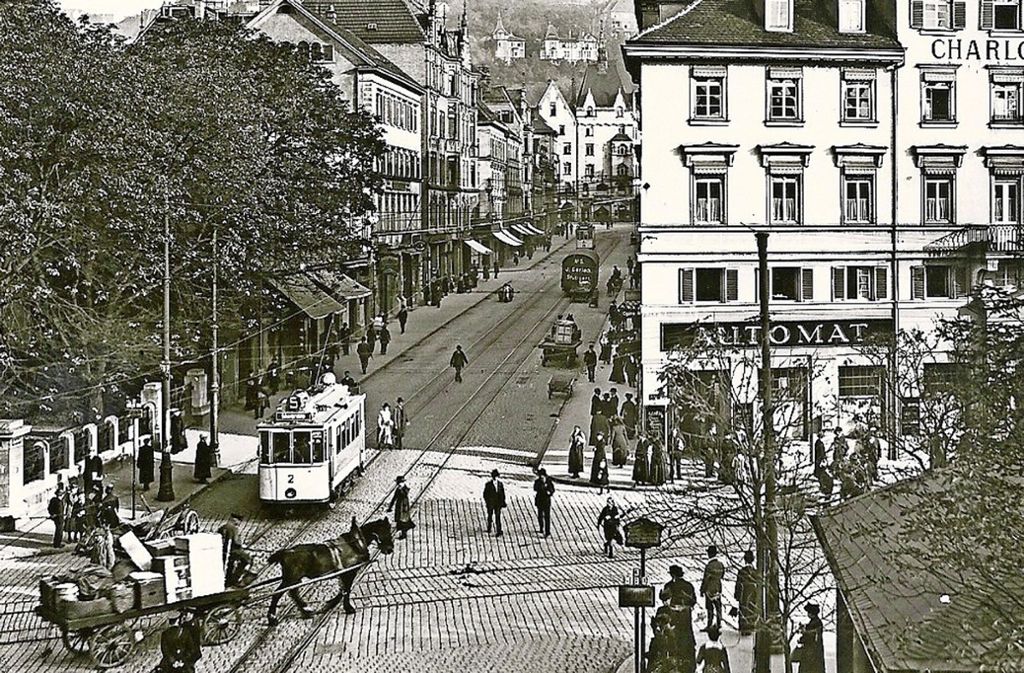So sah der Charlottenplatz vor 100 Jahren hat. Im Charlottenbau (rechts) befand sich eine Automaten-Gaststätte. Foto: Sammlung Erika Lanz