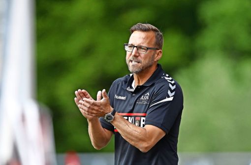 Cheftrainer Sascha Hildmann zeigt sich kämpferisch. Foto: Archiv (avanti)