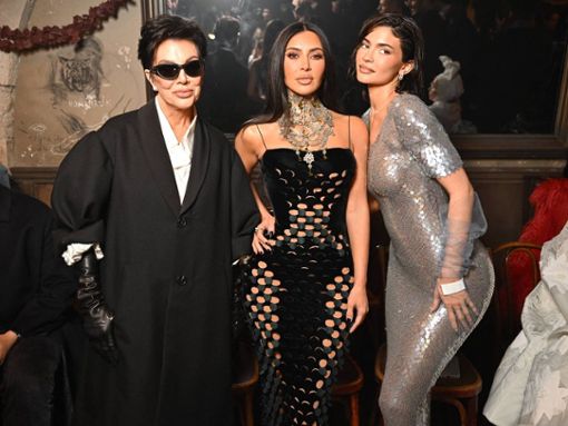 Kris Jenner (l.) mit ihren Töchtern Kim Kardashian und Kylie Jenner. Foto: imago/Bestimage