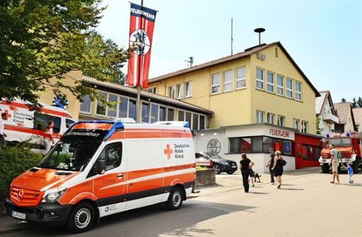 Die Feuerwehr und das Deutsche Rote Kreuz pflegen auch  im Ortsteil Stetten schon immer eine gute Zusammenarbeit. Foto: Archiv Günter E. Bergmann