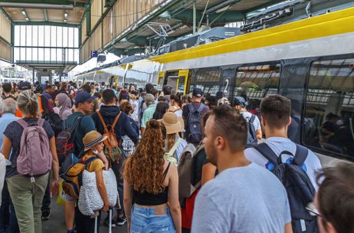 Für Bahnfahrgäste von und nach Stuttgart soll sich Ende 2025 mit dem Abschied vom Kopfbahnhof  vieles ändern. Foto: 7aktuell.de/Daniel Jüptner
