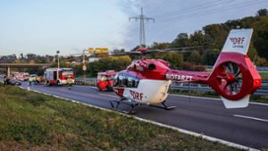 Fahrer nach Unfall in Klinik geflogen – Rettungskräfte riechen Alkohol