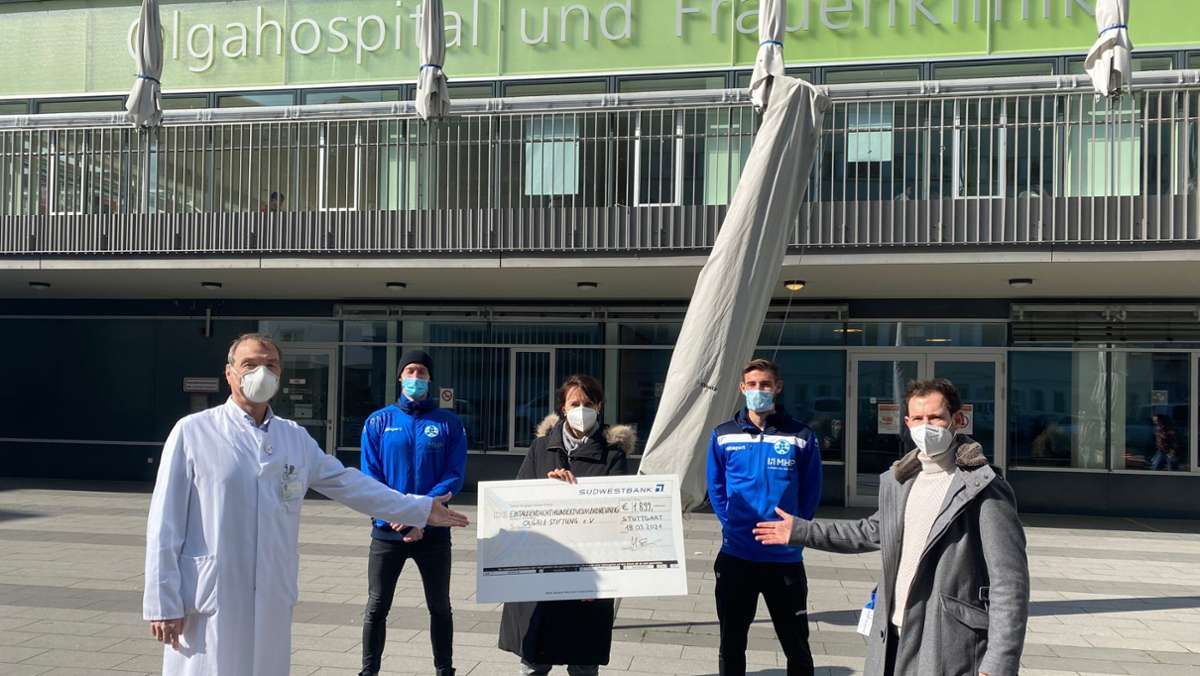 Stuttgarter Kickers: Die Blauen spenden an die Olgäle-Stiftung
