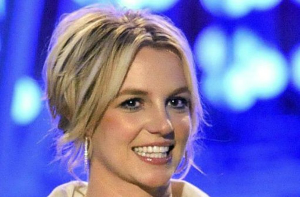 Sie war ganz oben, dann ganz unten und ist nun offenbar wieder auf dem richtigen Weg: Britney Spears feiert am Freitag ihren 30. Geburtstag. Ihr relativ junges Leben war schon sehr bewegt, auch für amerikanische Showbranchen-Verhältnisse hat sie bereits viel erlebt - aber der Reihe nach: Am ...