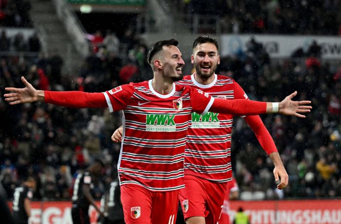 Heimsieg gegen Bayer Leverkusen: Mergim Berisha lässt den FC Augsburg jubeln