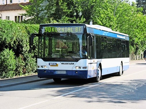 Damit der Umstieg von der S-Bahn zum Bus künftig besser klappt, wird der Fahrtakt angepasst. Foto: Bernd Zeyer