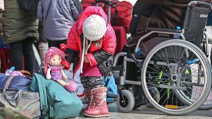 Millionen Ukrainerinnen mit  ihren Kindern  fliehen. In Poltawa sind viele Menschen aus Sumy und Charkow gestrandet. Die Bewohner dort kümmern sich. Foto: dpa/Jan Woitas