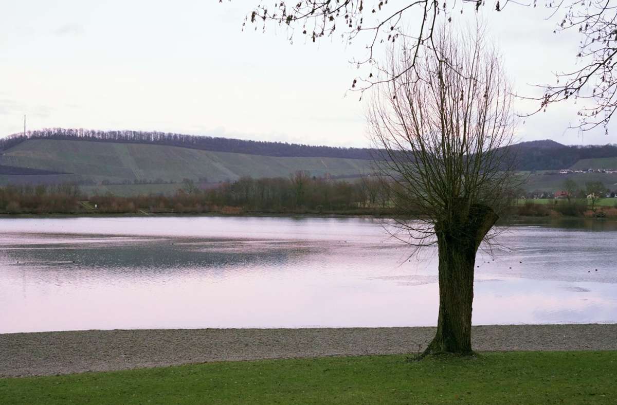 Der größte See in Nordwürttemberg wird längere Zeit zum Baden nicht zur Verfügung stehen.