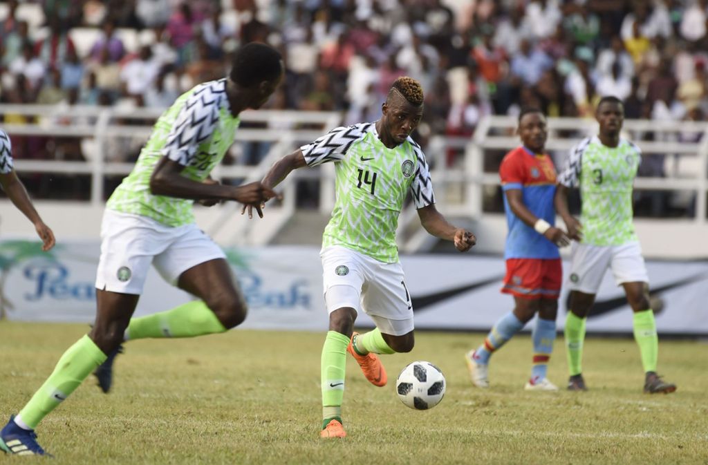 Im Testspiel gegen die Demokratische Republik Kongo liefen die „Super Eagles“ um Kelechi Iheanacho (Mitte) bereits in ihrem neuen Trikot auf. Foto: AFP