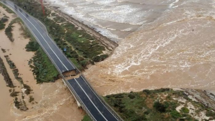 Brücke auf Sardinien nach heftigem Regen eingestürzt