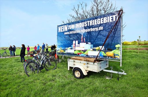 In Dettingen hat eine klare Mehrheit entschieden, dass der Hungerberg weiterhin Ackerfläche bleibt – und nicht zum Vorhaltestandort  für Hochtechnologie wird. Foto: Horst Rudel/Rudel