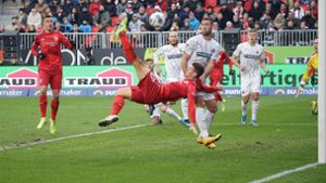 In Sandhausen erzielte Mario Gomez in der vergangenen Saison gleich drei Abseitstore. Foto: Pressefoto Baumann/Hansjürgen Britsch