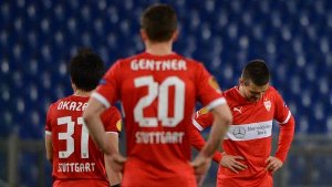 Nach einem enttäuschenden 1:3 bei Lazio Rom scheidet der VfB Stuttgart als letzte deutsche Mannschaft aus der Europa League aus. Kozak schießt die Schwaben mit drei Treffern aus dem menschenleeren Olympiastadion von Rom. Foto: dpa