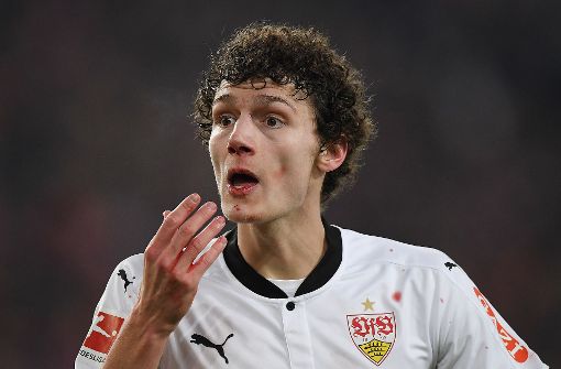 Gezeichnet: der VfB-Verteidiger Benjamin Pavard hat sich das Nasenbein gebrochen und wird operiert. Foto: Getty