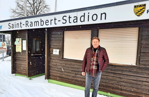 Rolf Brazel ist ein Urgestein bei den Fußballern der Spvgg Rommelshausen. Im Saint-Rambert-Stadion hat er einst auch gegen den VfB Stuttgart zweimal getroffen. Foto: Susanne Degel