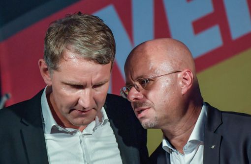 Björn Höcke (links), Vorsitzender der AfD in Thüringen und Andreas Kalbitz, Landesvorsitzender der AfD in Brandenburg gehören zum Flügel der AfD. Foto: dpa/Patrick Pleul
