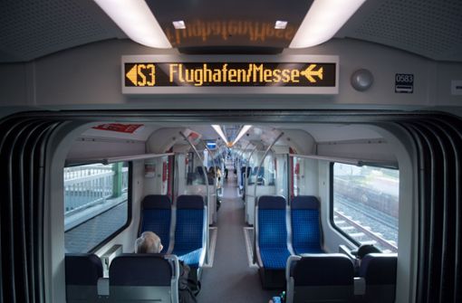 Passagiere vom Stuttgarter Flughafen können die S-Bahn wohl ein Jahr lang nicht nutzen. Foto: dpa