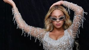 Beyoncé verzaubert Fans nicht nur mit ihrer Musik, sondern seit Kurzem auch mit einer eigenen Haarpflegelinie. Foto: Dani Raddi/BACKGRID/Action Press