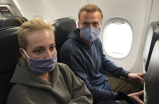 Kremlgegner Alexej Nawalny und seine Ehefrau Julia flogen kürzlich zurück nach Moskau. Foto: dpa/Mstyslav Chernov