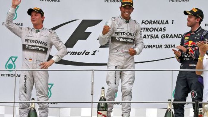 Silberpfeile fahren Formel 1-Doppelerfolg ein