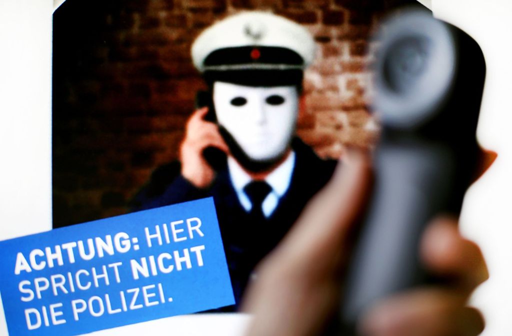 Die Polizei gibt Tipps, wie man sich vor Telefonbetrügern der Masche „falsche Polizisten“ schützen kann.