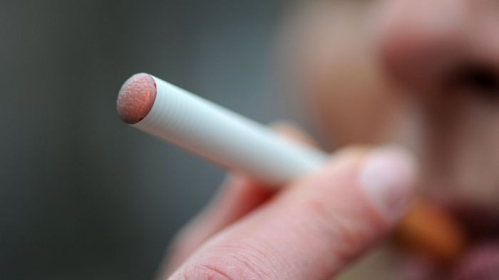Zwei Schüler nach Konsum von Cannabinoid aus E-Zigarette in Klinik