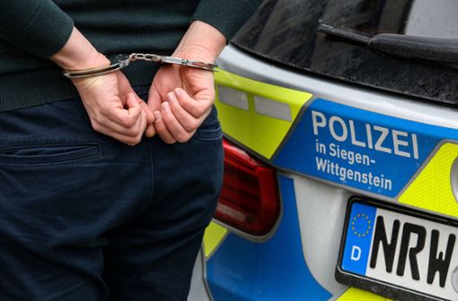 In Baltmannsweiler wurden eine Polizistin und ihr Kollege von zwei jungen Menschen angegriffen. Foto: imago images/Rene Traut/Rene Traut via www.imago-images.de