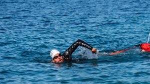 Schwimmer Jonas Deichmann im Mittelmeer Foto: /Markus Weinberg