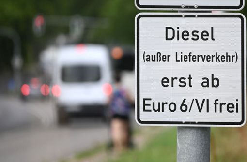 In Kürze soll das Fahrverbot für Diesel bis Euro 5 greifen. Foto: dpa/Marijan Murat