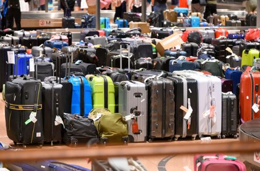 Zahlreiche Koffer finden erst nach  Tagen ihre Besitzer. Foto: dpa/Jonas Walzberg