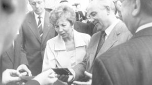 Raissa und Michail Gorbatschow beim Staatsbesuch 1989 in Stuttgart. Foto: Kraufmann