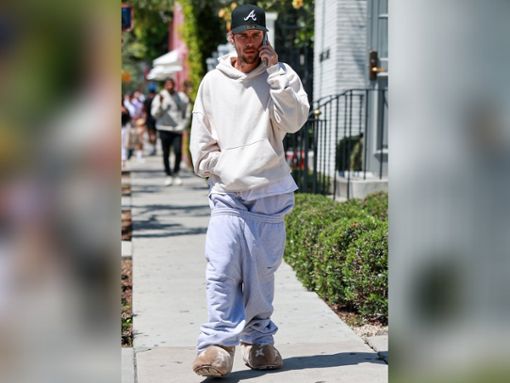 Justin Bieber sorgt mit einem ungewöhnlichen Jogginghosen-Outfit für Aufsehen. Foto: affinitypicture/BACKGRID/Action Press