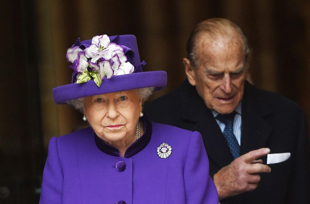Queen Elizabeth II. - die kleine Frau mit den markanten Hüten ist in Großbritannien so etwas wie der Fels in der Brandung.