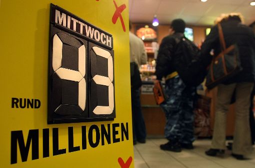 Eine Lottoannahmestelle in Magstadt ist überfallen worden. So viel ist gewiss. Foto: Kraufmann/Piechowski