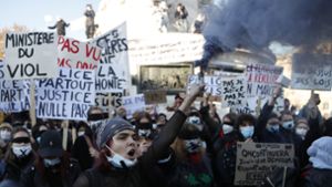In Frankreich wurde gegen ein neues Sicherheitsgesetz demonstriert. Die Proteste endeten am Abend in Randale. Foto: dpa/Francois Mori
