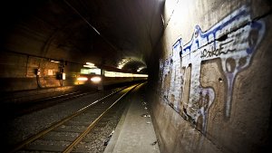 Für den Bau eines neuen S-Bahn-Tunnels im Zuge des Projekts Stuttgart 21 wird eine der Hauptverkehrsstraßen in Stuttgart massiv beeinflusst Foto: PPFotodesign.com