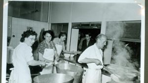 Es ist noch Suppe da!  Mensa Stuttgart Stadtmitte in den 50er Jahren Foto: Universitätsarchiv Stuttgart