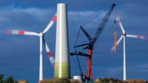 Ministerpräsident verspricht mehr Tempo beim Ausbau der Windkraft