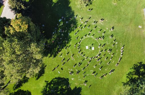 Luftbild der Szenen im Schlossgarten Foto: AK-Asyl/Jannick Röder