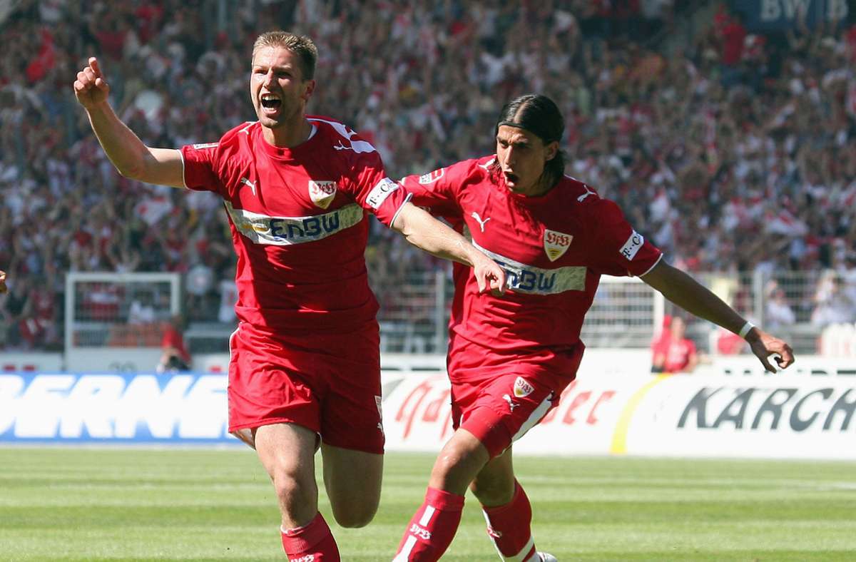 Mai 2007: Thomas Hitzlsperger (links) und Sami Khedira führen  den VfB mit ihren Toren zum Meistertitel Foto: Baumann