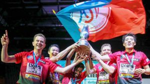 Riesenjubel nach  dem Gewinn des deutschen  Tischtennis-Pokals im Januar 2020: Dang Qiu (re.) und der ASV Grünwettersbach. Foto: dpa/Joaquim Ferreira